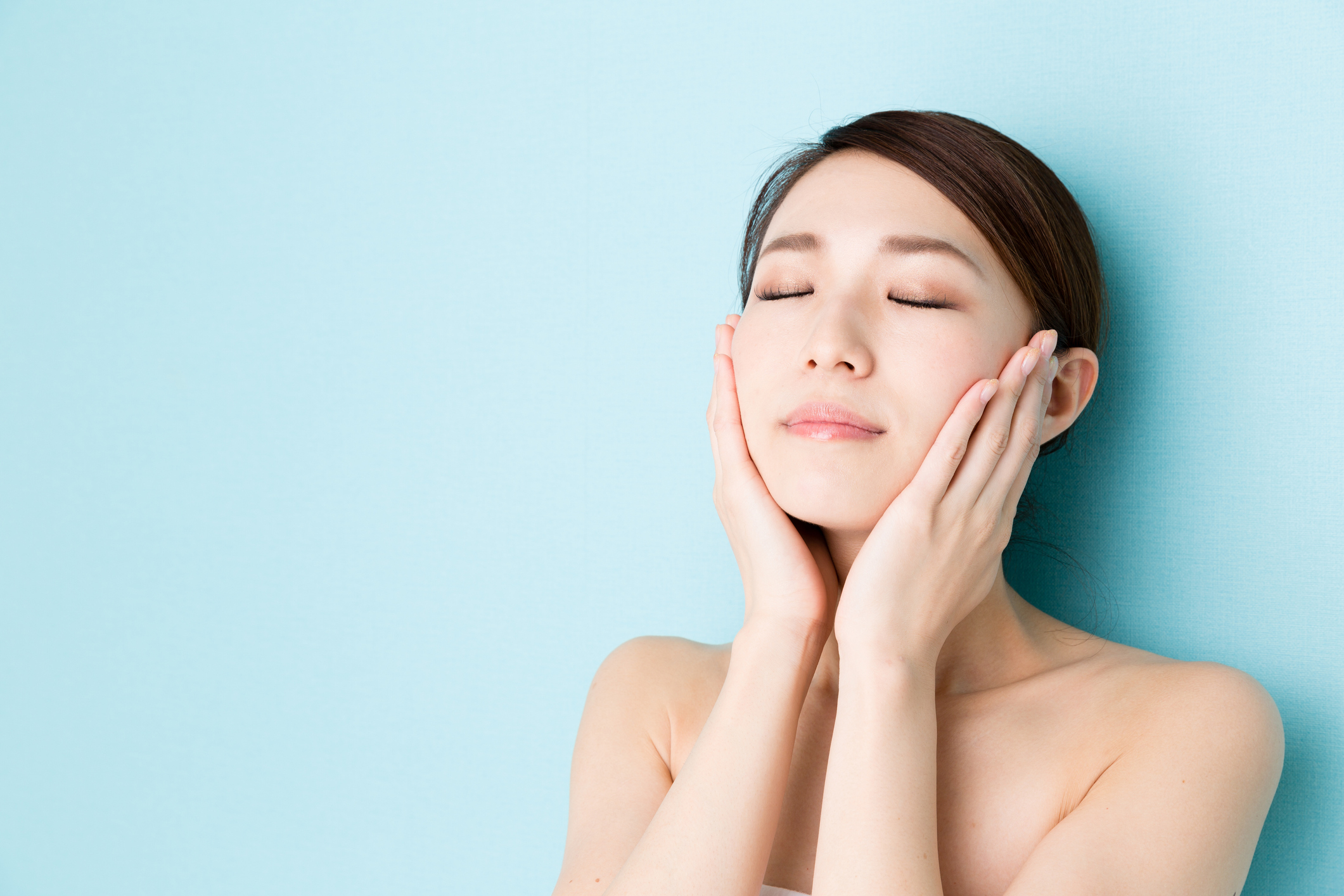 用Endocare SCA 40要達致效果，與您塗護膚品的手勢有關”