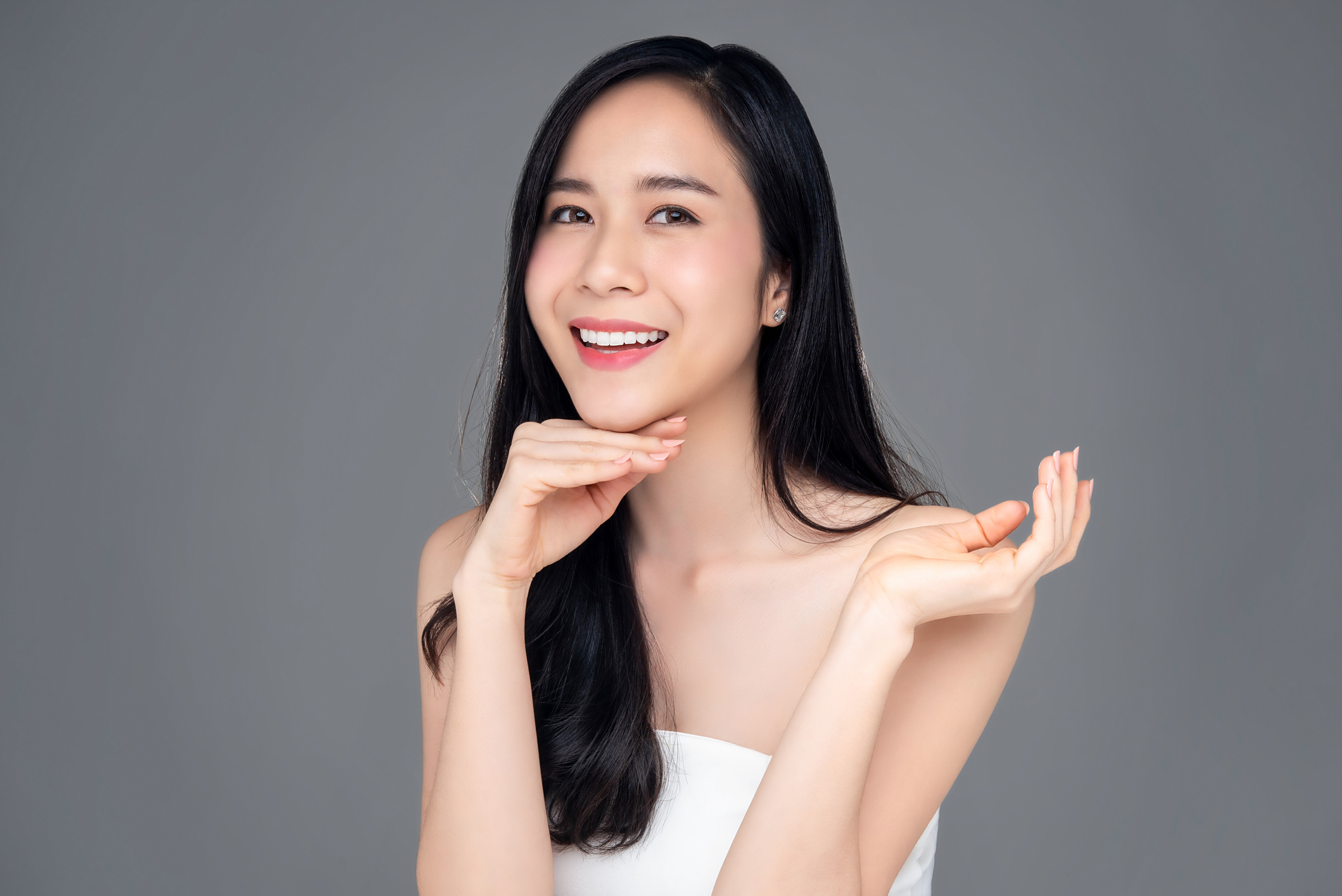 夏日美白必備成分2: Endocare SCA西班牙蝸牛精華 細胞修復:蝸牛萃取液其實是有令皮膚自我修復、細胞修復、去紋、增新膠原蛋白的功效，最適合用在每天被紫外線侵害，破壞了的膠原蛋白肌膚上，為皮膚急救。