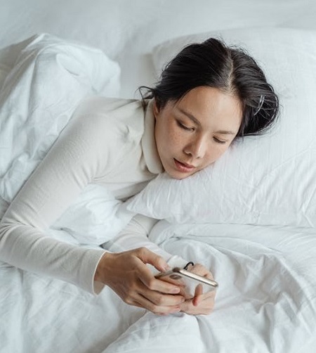 就算是二、三十歲的年輕女生，由心境到皮膚都可能會出現不同初老症狀，漸漸變成年輕的「中女」。