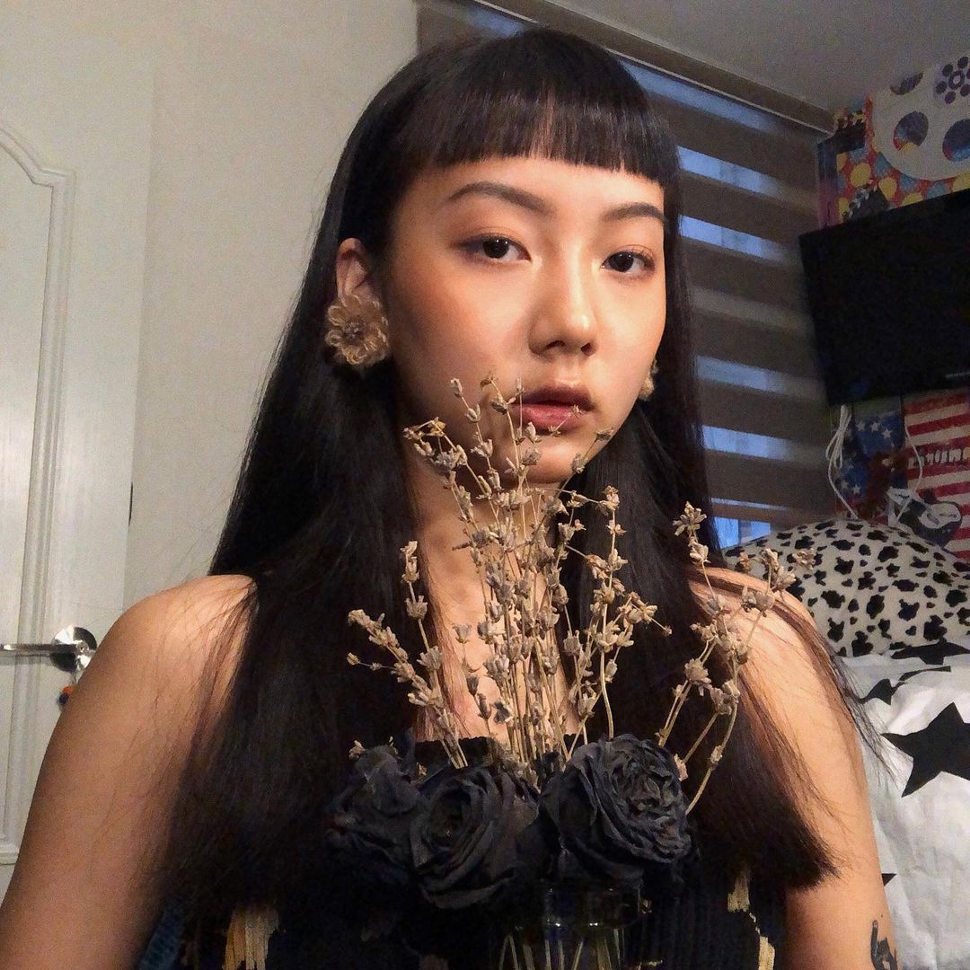Marf深得花姐、導師喜愛 唱得跳得又演得 評語一向Harsh的花姐，曾在《全民造星IV》記者會上大讚Marf有進步，可算是花姐的心頭好。昨晚播出Marf 96強片段時，可見花姐不斷大讚「我好鍾意佢！」。兩位導師亦非常喜歡Marf，面試階段Marf的表現亦非常出色，與《全民造星IV》導師梁祖堯對戲亦非常自然，大展臨場反應。
