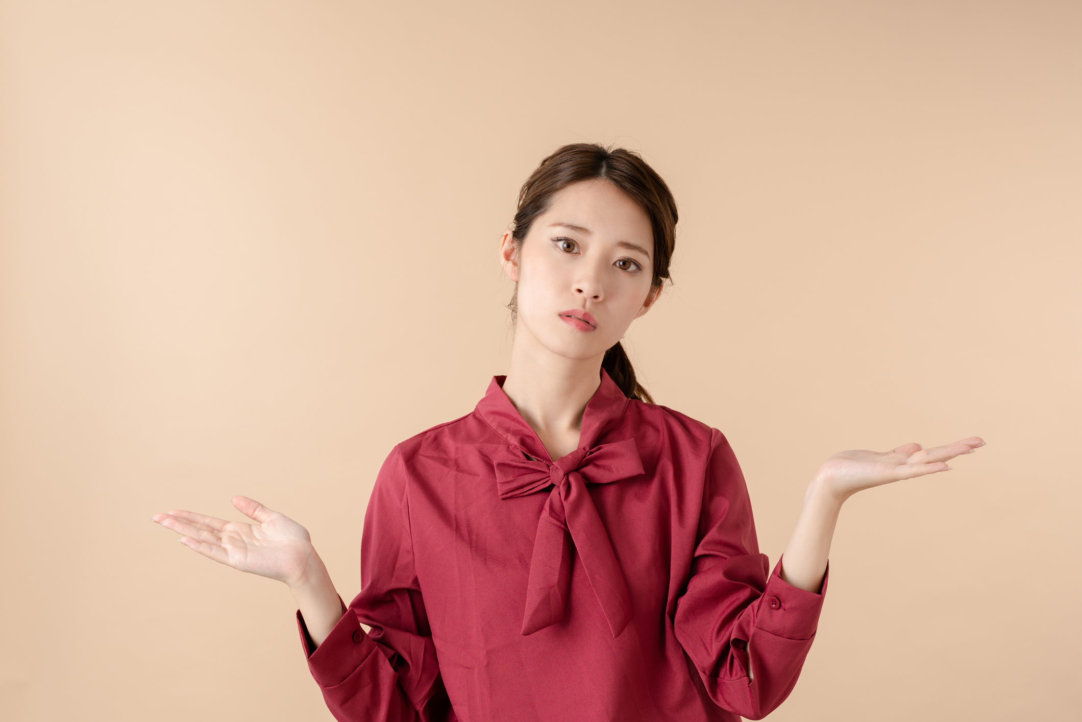 塗維C不是立即見效，如塗了20%濃度的維他命C即表示會好快見效嗎？錯！因為產品都有其一定的揮發時間，而維他命C的時間是多久呢？其實沒有一個既定時間，因為維他命C滲入肌膚後，會與黑色素細胞產生反應，有專家指出滲入過程約需時數小時，再經化學作用，可能需數天，才能完全有效。因此在使用美白產品時不用心急，需慢慢等待才能看見功效。